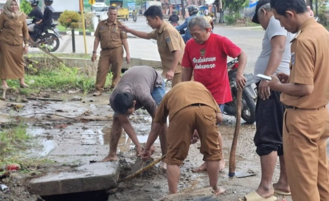Antisipasi Dampak Cuaca Ekstrem, Camat Metro Timur Ajak Warga Berotong-royong