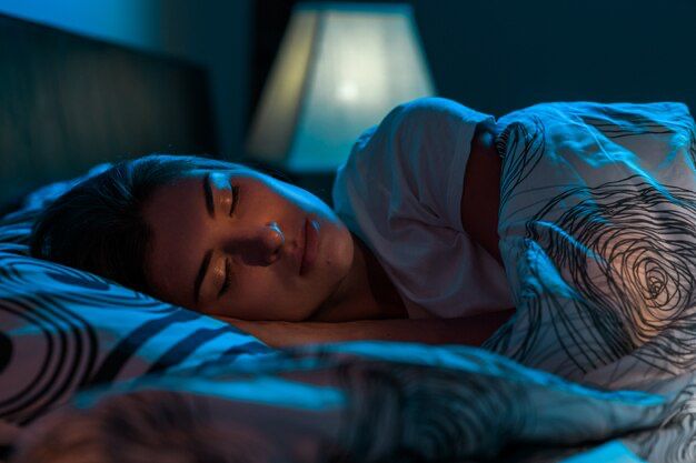 Jarang Diketahui! Tidur Dalam keadaan Gelap Ternyata Lebih Sehat