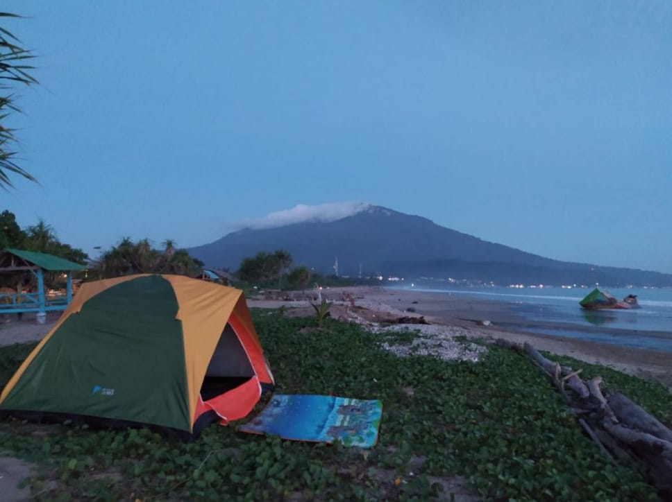 Berkemah di Panti Kedu Sambil Menikmati Suasana Malam 