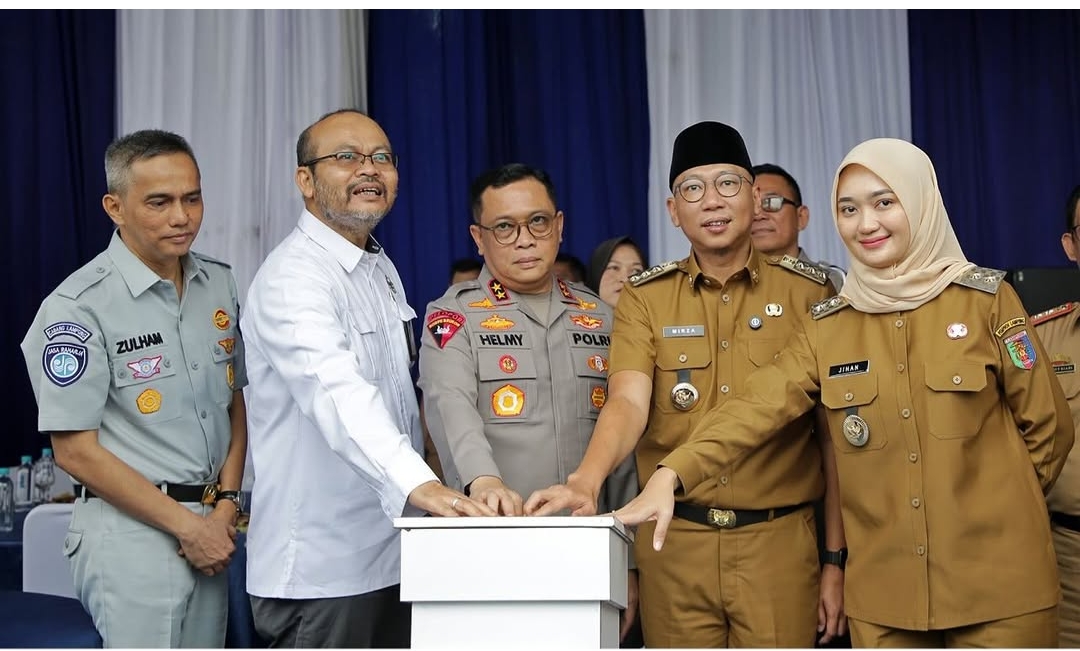 Luncurkan Samsat Digital Drive Thru. Gubernur Lampung:  Pelayanan Sekarang Gak Pakai Drama