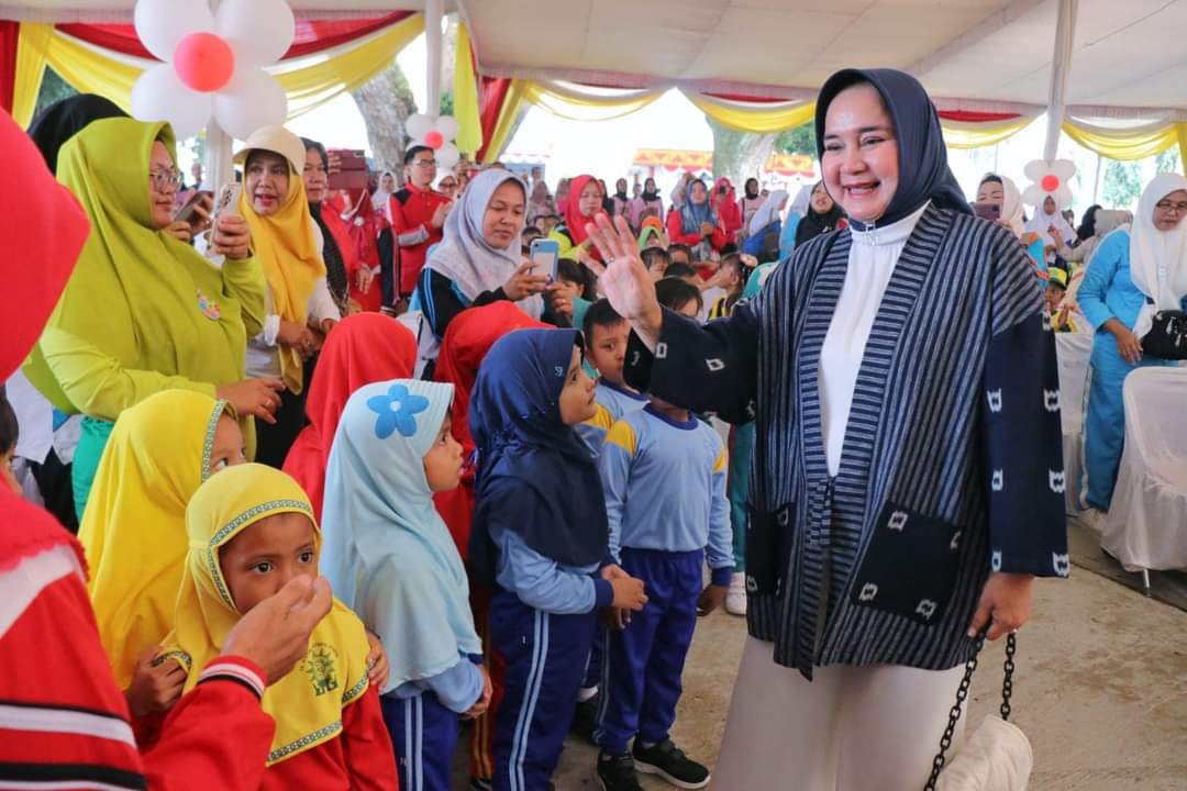 Riana Sari Bermain Bersama 500 Anak Dari 80 TK/Paud se-Provinsi Lampung