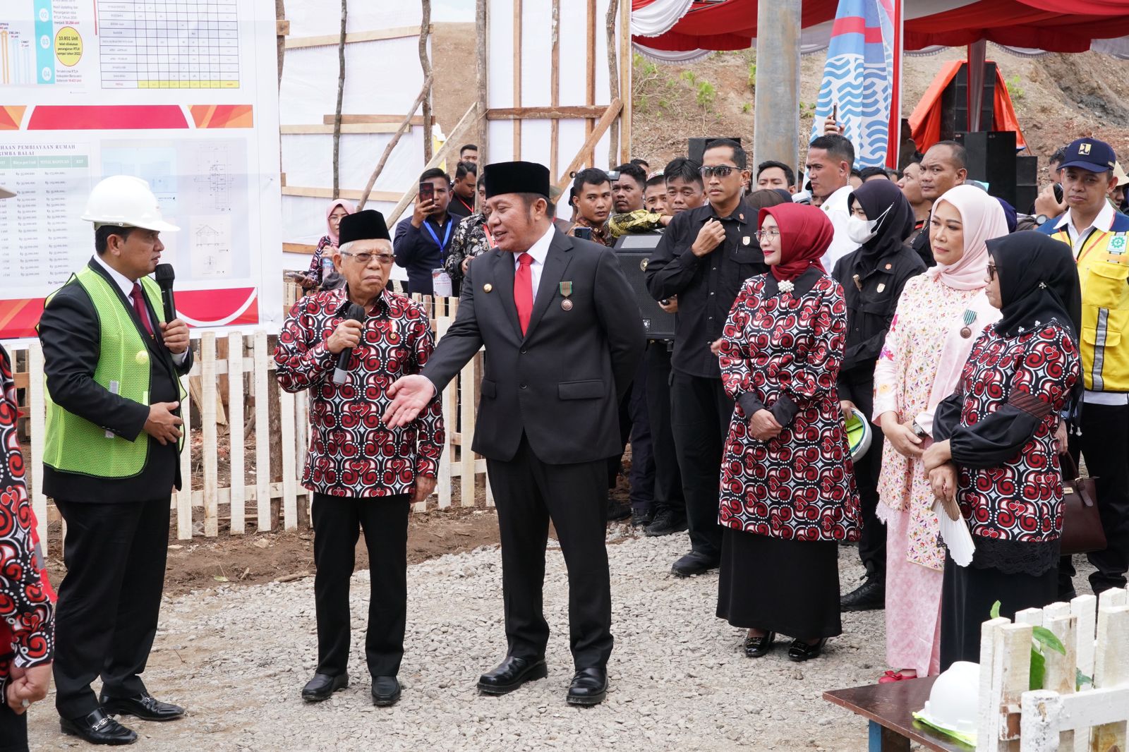 Usai Hadiri Puncak Hari Keluarga Nasional, Wapres RI Kunjungi Pembangunan Perumahan bagi Keluarga Berisiko Stu