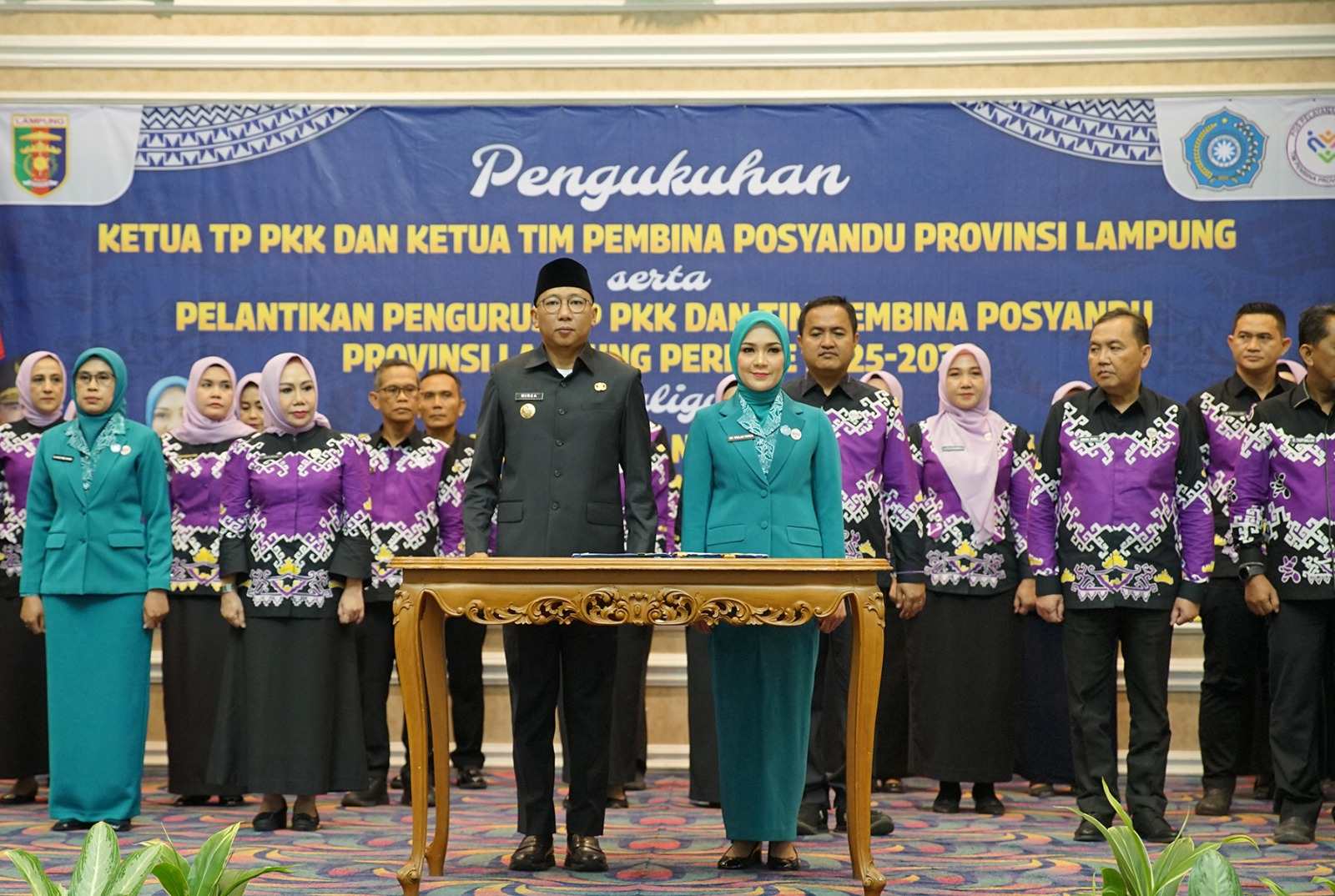 Gubernur Mirza Kukuhkan Pengurus TP PKK dan Tim Pembina Posyandu Provinsi Lampung