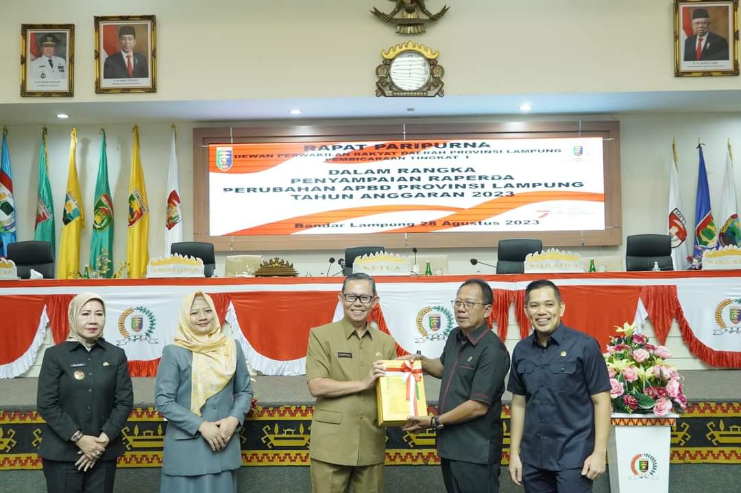 Rapat Paripurna DPRD Dalam Rangka Penyampaian Raperda Perubahan APBD Provinsi Lampung TA 2023