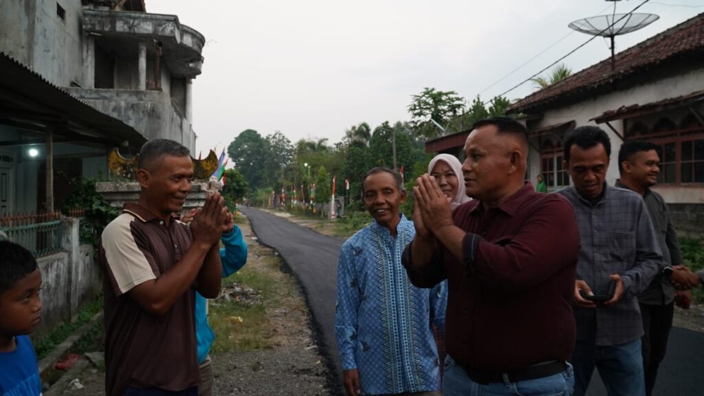 Tak Kenal Libur, Sore-sore Nanang Cek Kondisi Jalan 