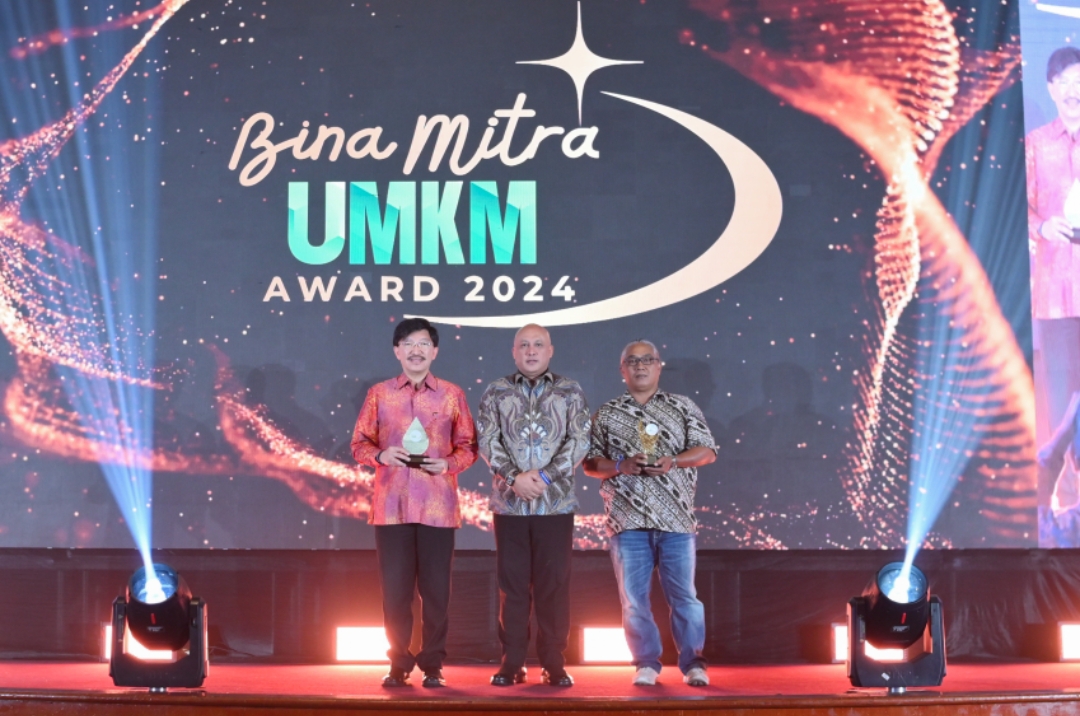 Smartfren Raih Predikat Gold di Ajang Bina UMKM Awards 2024