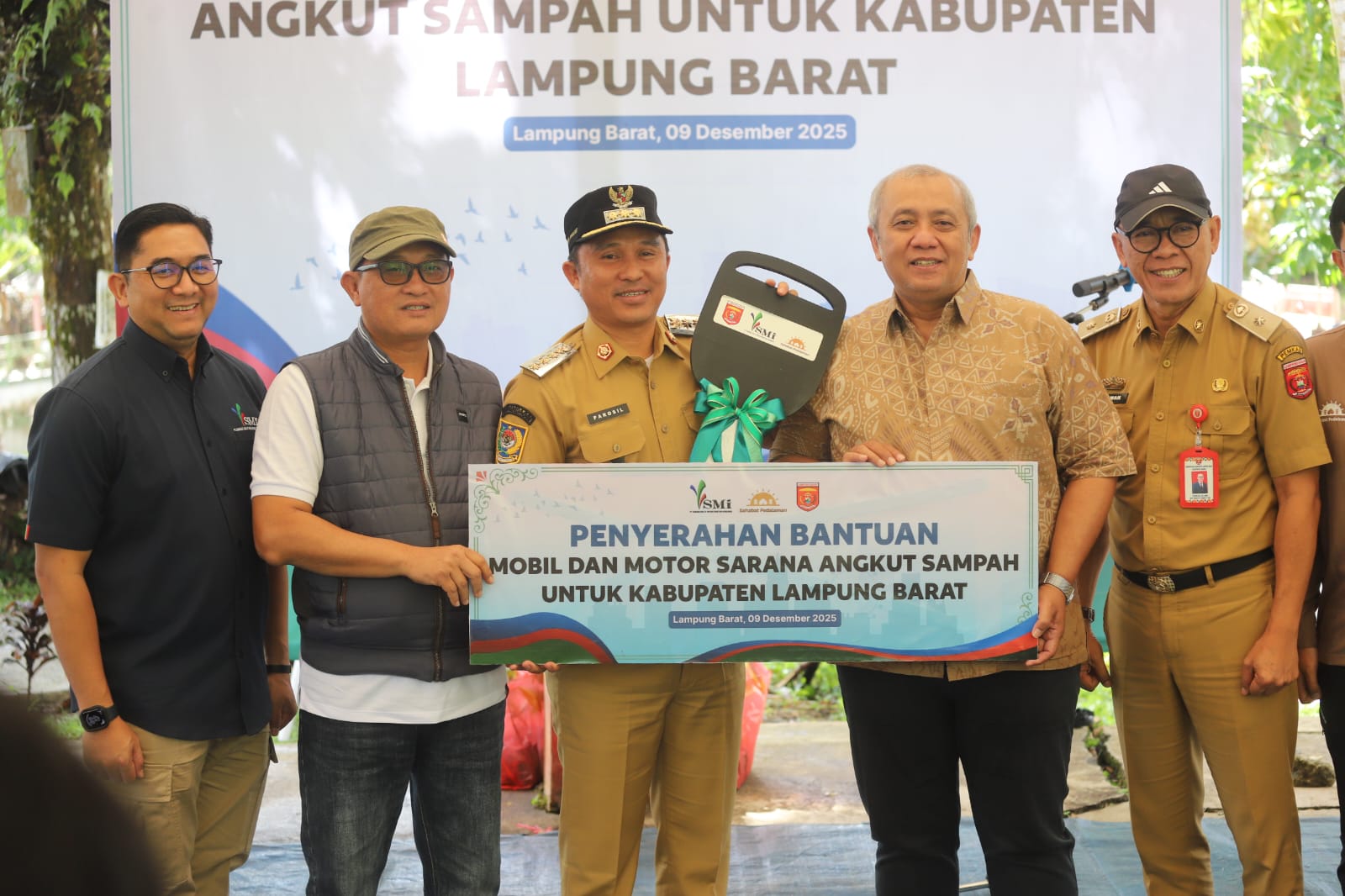 Peduli Kebersihan dan Beri Bantuan Sarana Angkut Sampah, Parosil Apresiasi PT.SMI