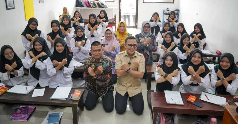 Menteri P2MI Puji Profesionalitas LPK Khusus Luar Negeri di Metro
