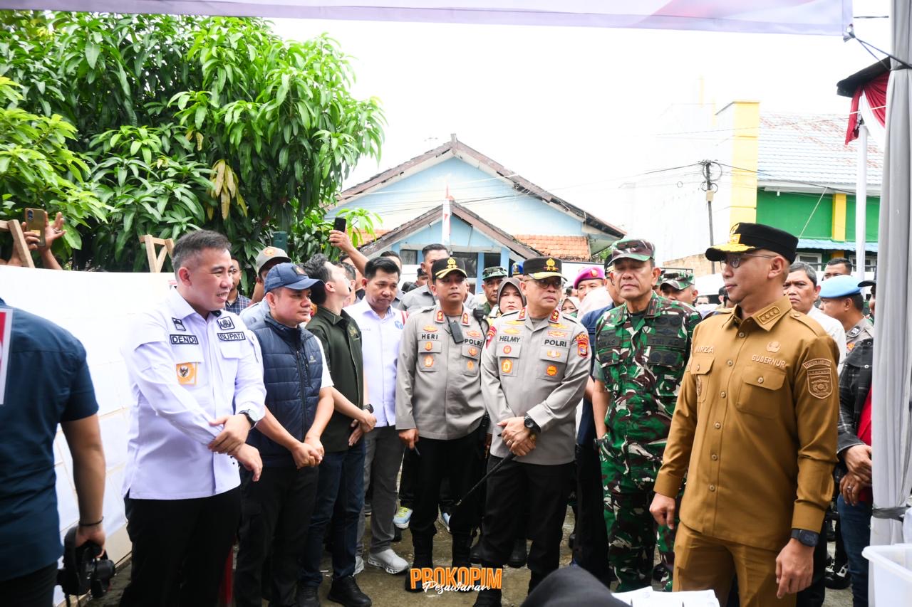 Gubernur dan Wakil Gubernur Didampingi Bupati Pesawaran Tinjau Pelaksanaan PSU