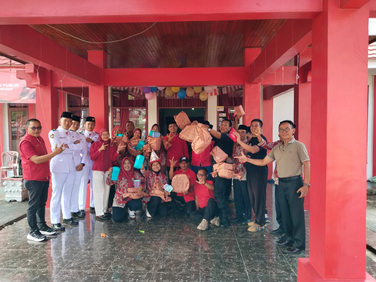 Peringati HUT RI Ke-80, DPC PDIP Lampung Barat Resmikan Rumah Partisipasi Publik