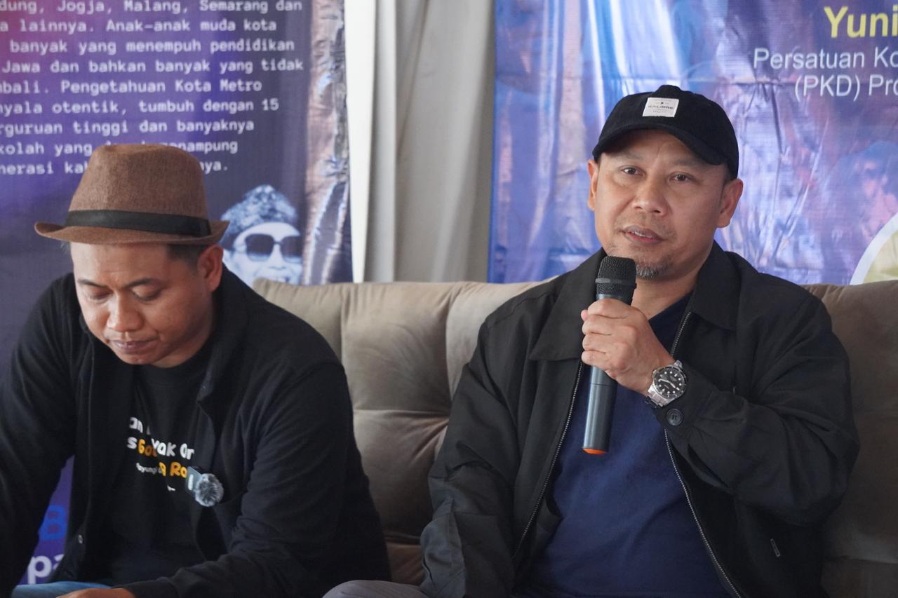 Membangun Inklusi, Prof. Warsito Dorong Pemberdayaan Masyarakat dalam Pelatihan Ecoprint Payungi 