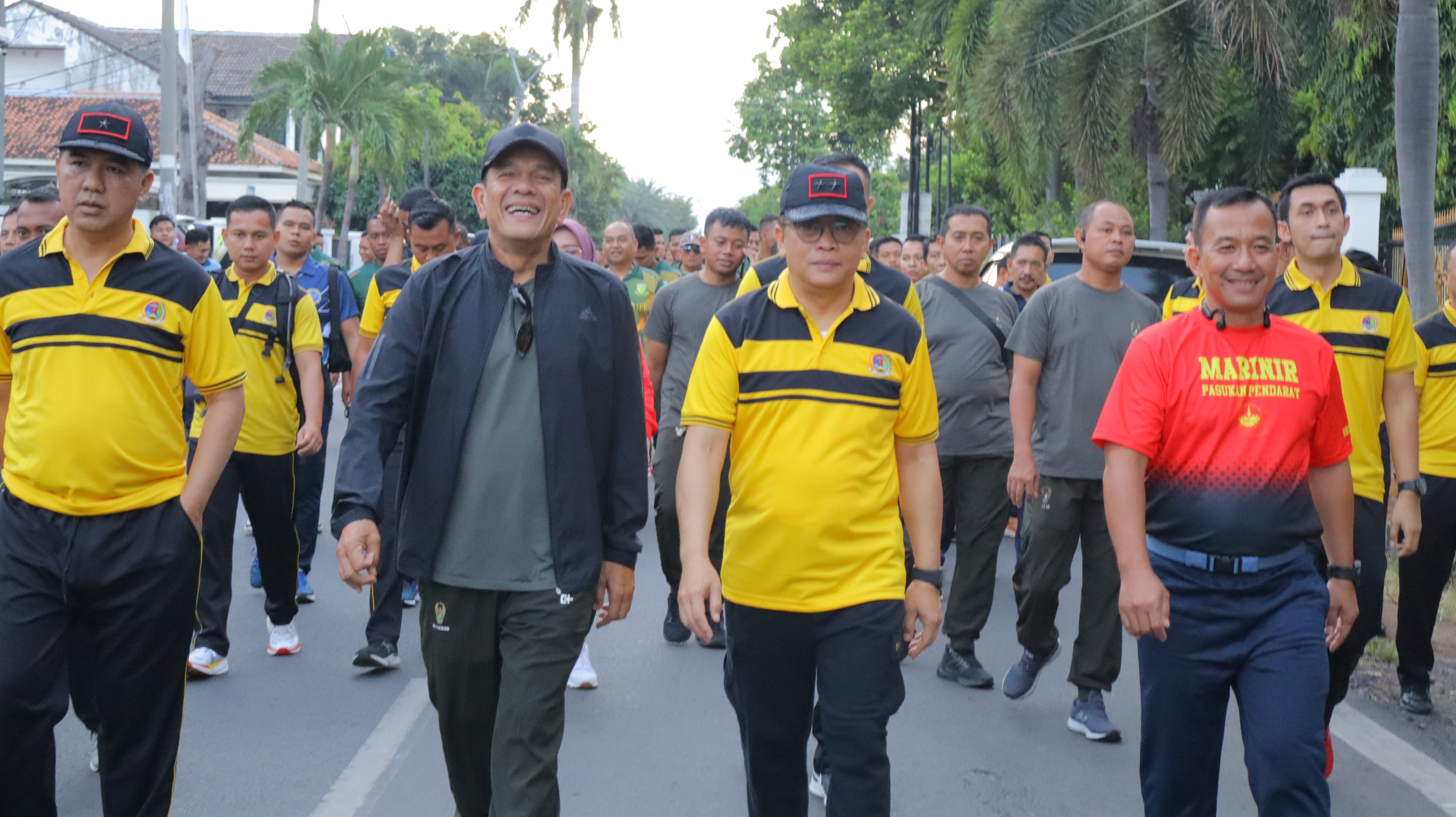 Semarakan Hari Bhayangkara Ke 78, Polda Lampung Gelar Olahraga Bersama TNI-Polri