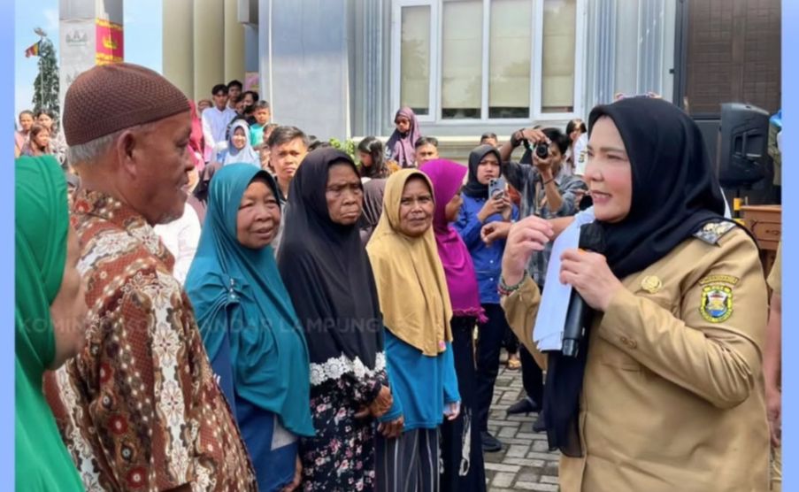 Walikota Eva Serahkan Bantuan Sembako di Baksos Vihara Buddha Bhaisajyaguru