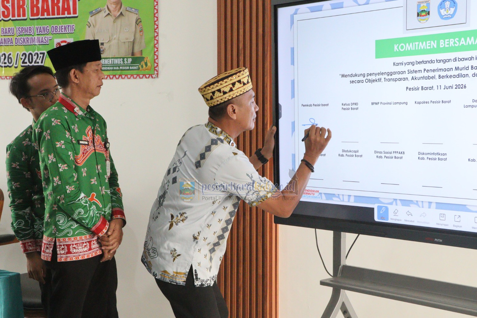 Pemkab Pesisir Barat Jamin SPMB 2026 Transparan dan Berkeadilan