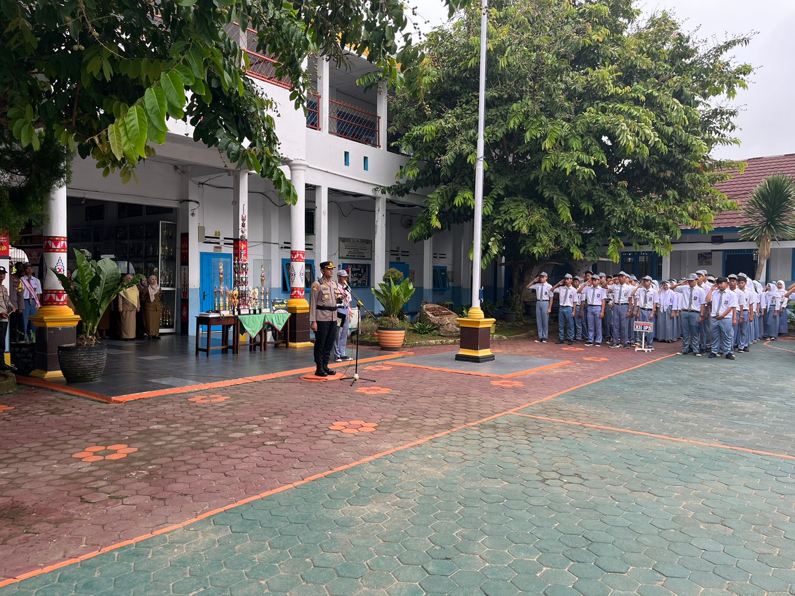 Beri Motivasi Pelajar, Kapolres Lampung Utara Jadi Irup di SMA Negeri 1 Kotabumi