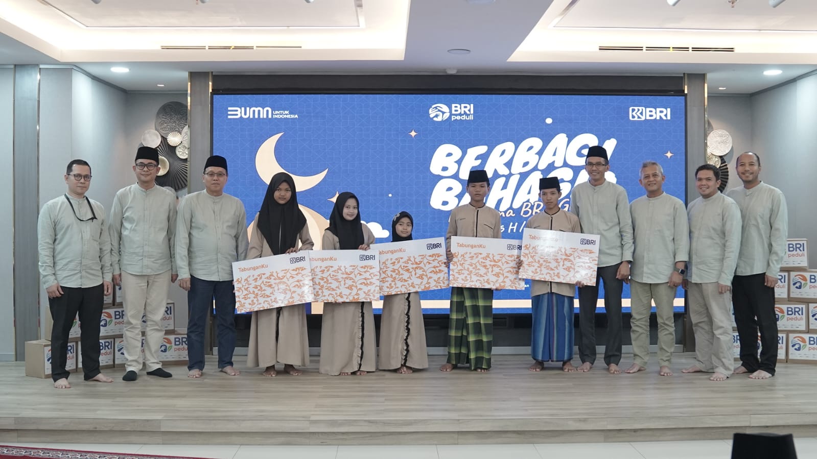 BRI Regional Office Bandar Lampung Santuni 200 Anak Yatim Piatu di Bulan Ramadhan 1446 H