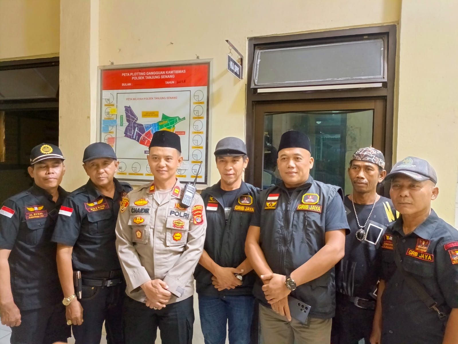 Grib Jaya dan Polsek Tanjung Senang bagikan 200 takjil untuk masyarakat Tanjung Senang
