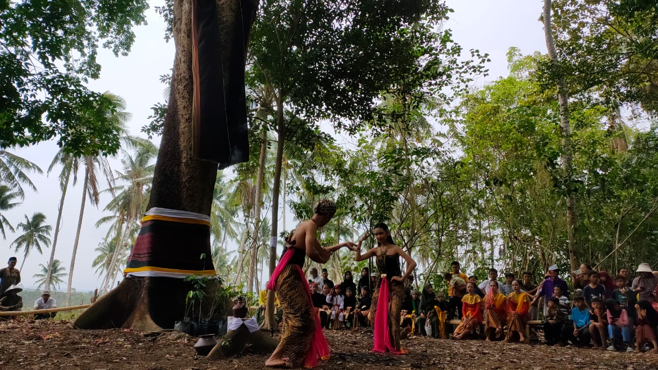 Mbarang Bibit, Mencintai Alam Dengan Seni