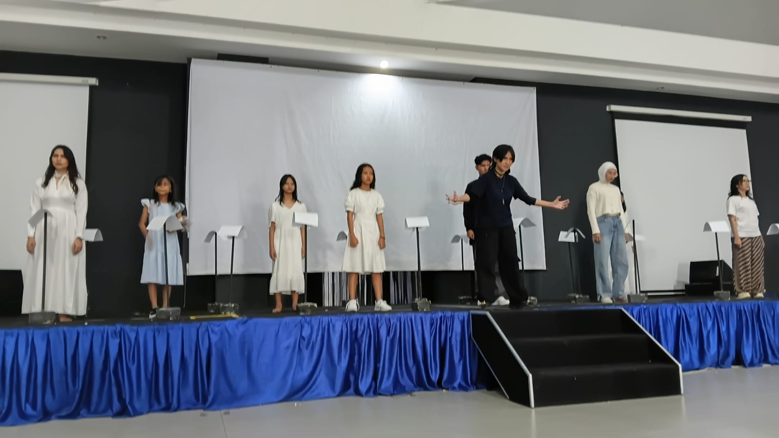 Rumah Sastra Mata Dunia Pentaskan Poetry in Space and Time Libatkan Pelajar dan Seniman Lampung