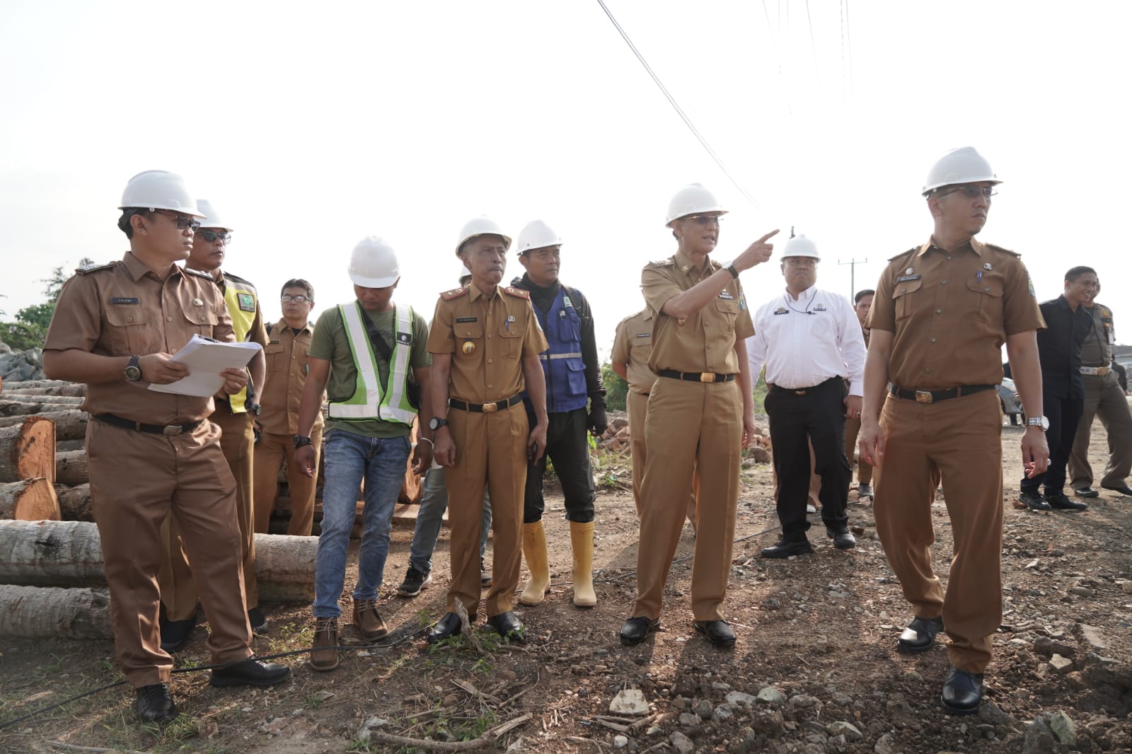 Bupati Pringsewu Meninjau Pembangunan Jembatan di Ruas Pringsewu - Bandara Radin Inten II