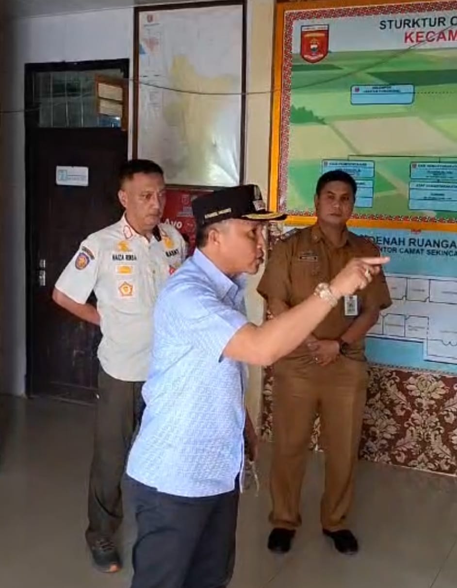 Indisipliner, Bupati Copot Kepala Puskes Batu Ketulis dan Camat Sekincau