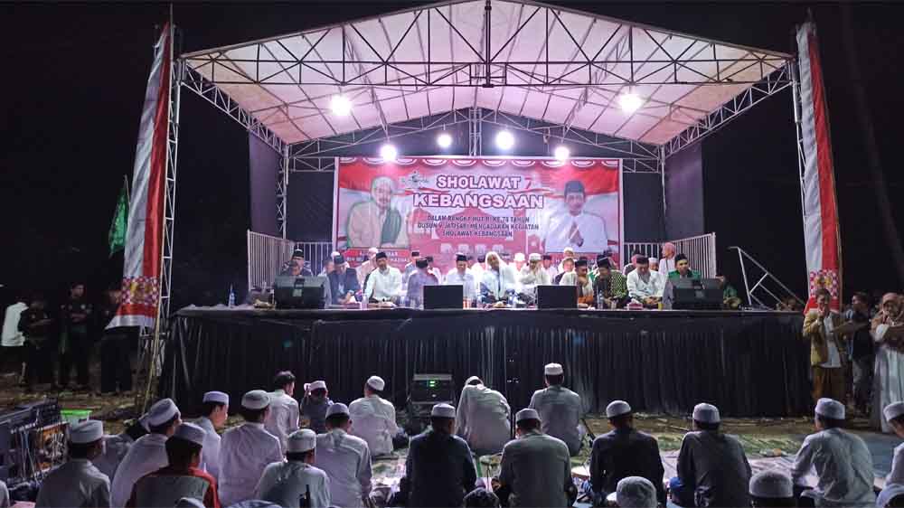 Ribuan Jamaah Ramaikan Sholawat Kebangsaan