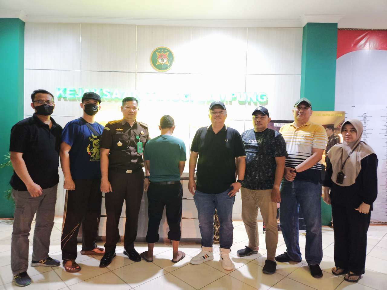 Tim Tabur Kejati Lampung Tangkap Terpidana Korupsi PNPM Kelumbayan