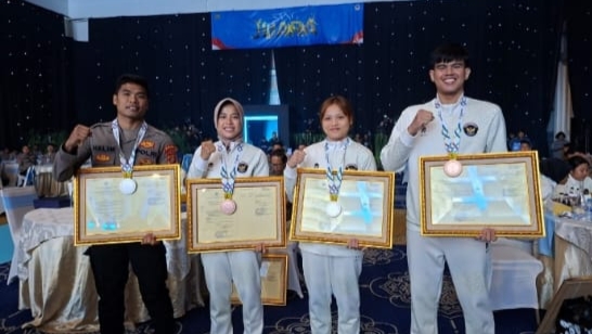 Atlet Kickboxing Asal Tanggamus, Sevi Nurul Aini Terima Penghargaan Kapolri