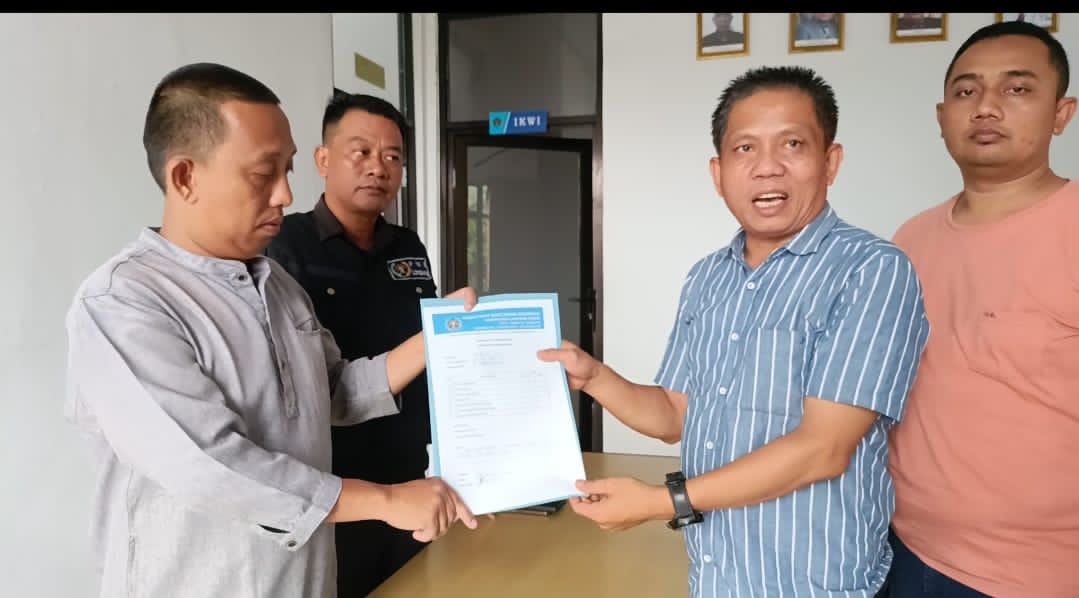 Muklis Kembalikan Berkas Pencalonan Ketua PWI Lampung Timur