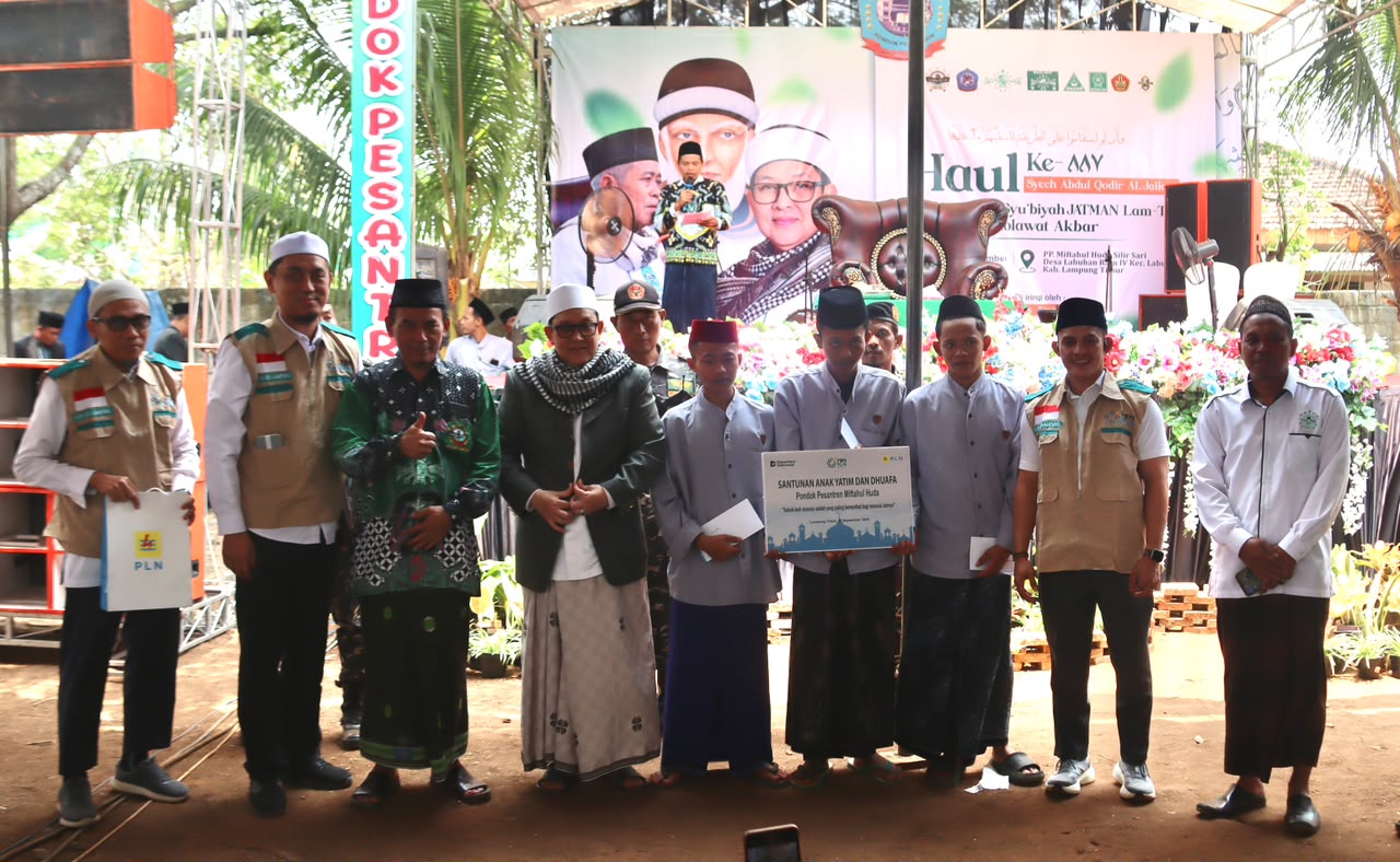 YBM PLN Berbagi Kebahagiaan, 69 Santri Yatim dan Duafa di Lampung Timur Terima Santunan