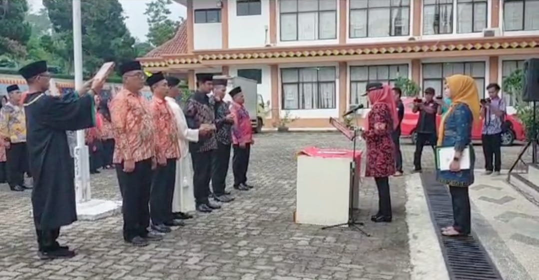 Jelang Berakhir Masa Jabatan, Bupati Tanggamus Rolling Puluhan Kepsek dan Belasan Koordinator BPP 