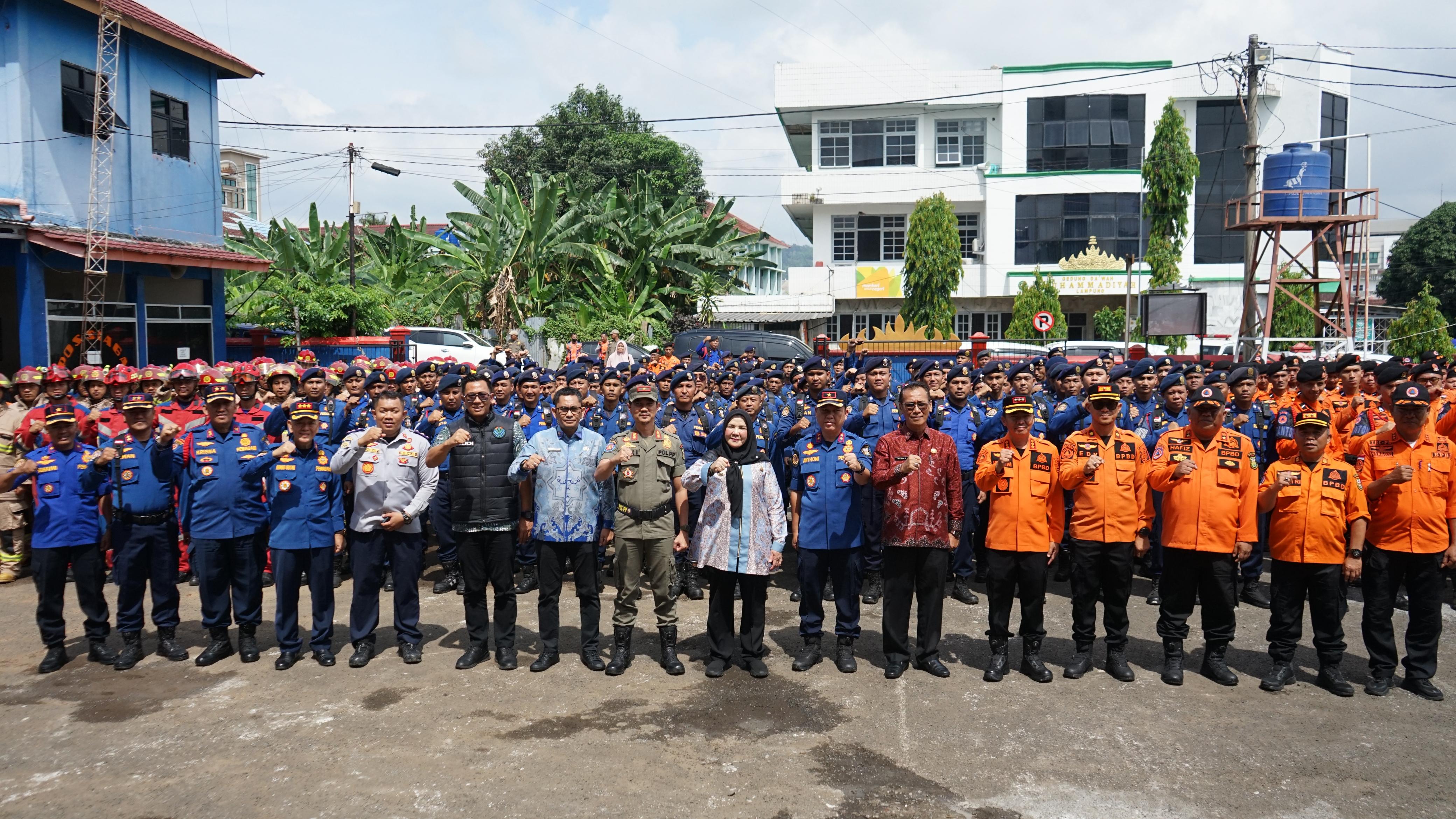 Walikota Eva Pimpin Apel Pengarahan OPD di Kantor Damkarat Bandar Lampung 