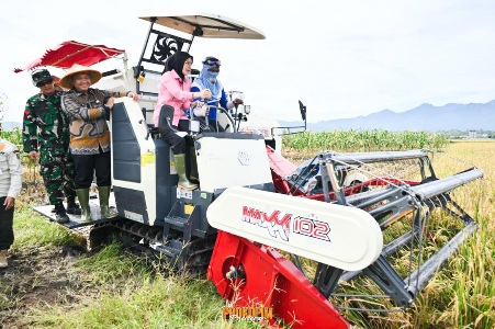 Bantuan Alsintan dan Produksi Pupuk Organik Cair Dorong Produktifitas Pertanian Pesawaran 