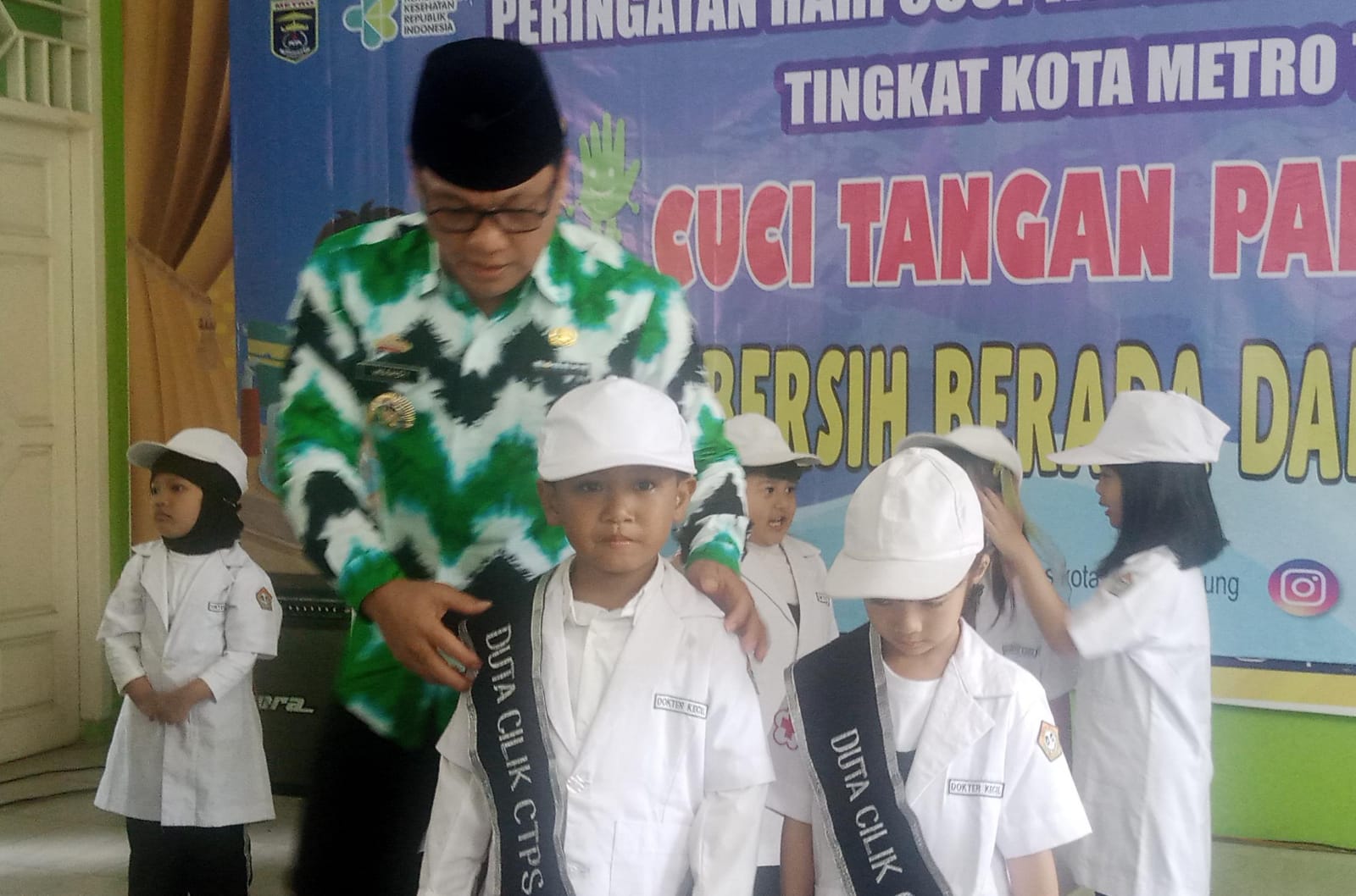 Wali Kota Metro Edukasi Anak-anak Cuci Tangan Pakai Sabun