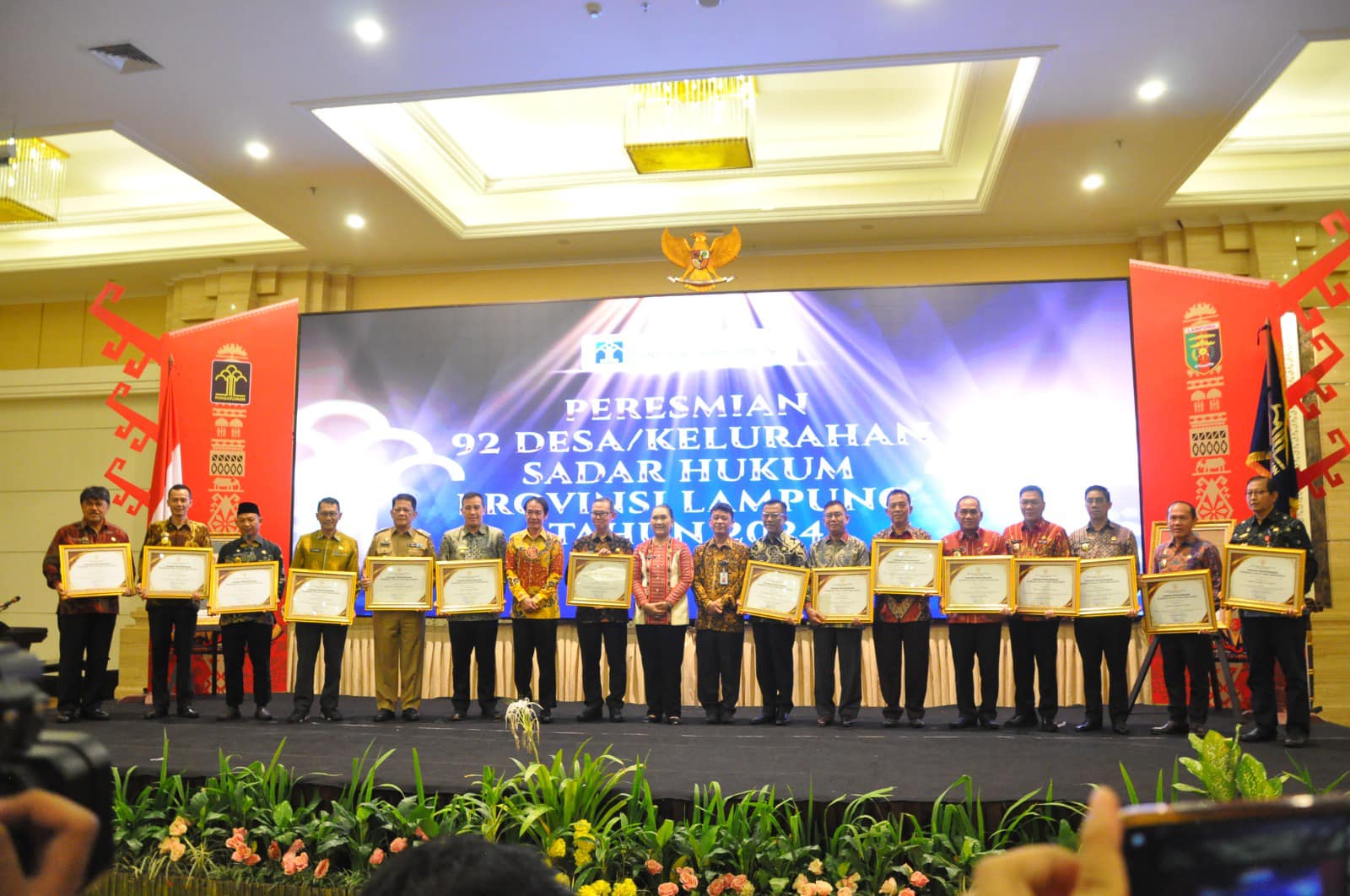 Pemprov Lampung Raih Penghargaan Anubhawa Sasana Desa/Kelurahan Sadar Hukum