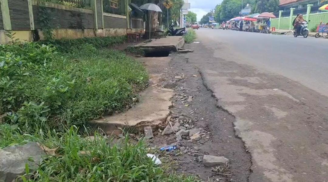 Infrastruktur Kawasan Pendidikan Metro Timur Tak Ramah Pada Peserta Didik
