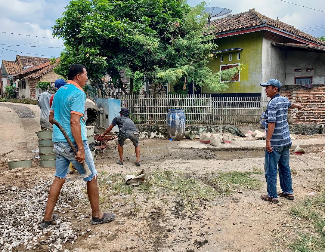 Pemdes Sukabaru Bangun Infrastruktur Jalan