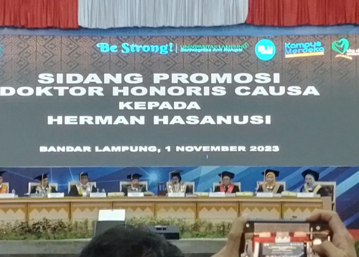 Herman HN Mendapatkan Gelar Doktor Honoris Causa Dari Universitas Lampung
