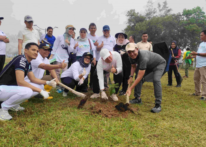Penanaman Pohon di Labuhanratu, Bupati Ela Tegaskan Komitmen Lestarikan Lingkungan