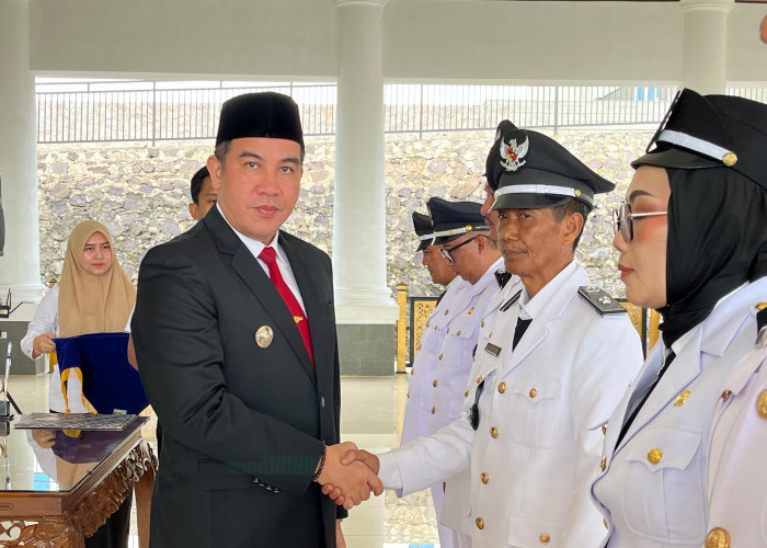 Ini Pesan Bupati Dendi Kepada 6 Penjabat Kades yang Dilantik