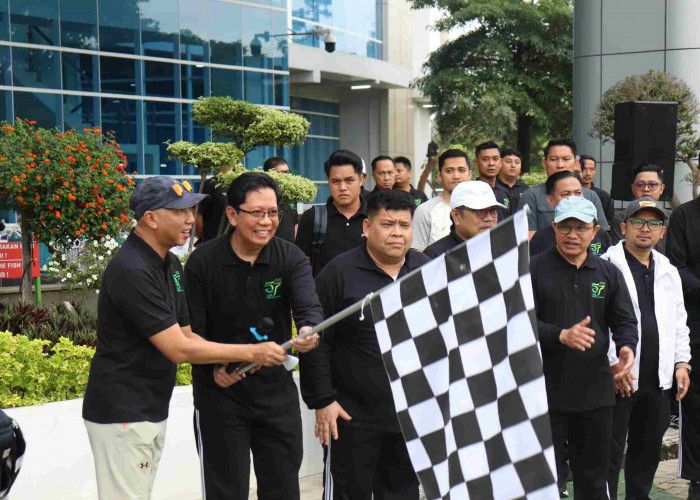 Gubernur Lampung Lepas Peserta Jalan Sehat Dies Natalis ke-57 UIN RIL