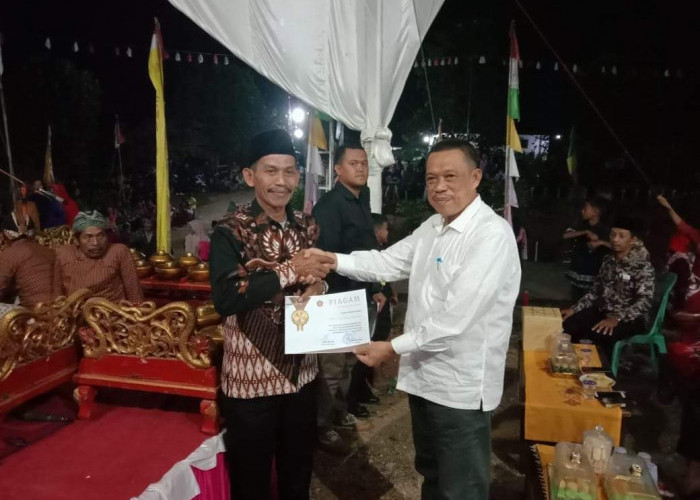 Pagelaran Wayang Kulit Dihadiri Assisten III Pemkab Lampung Utara