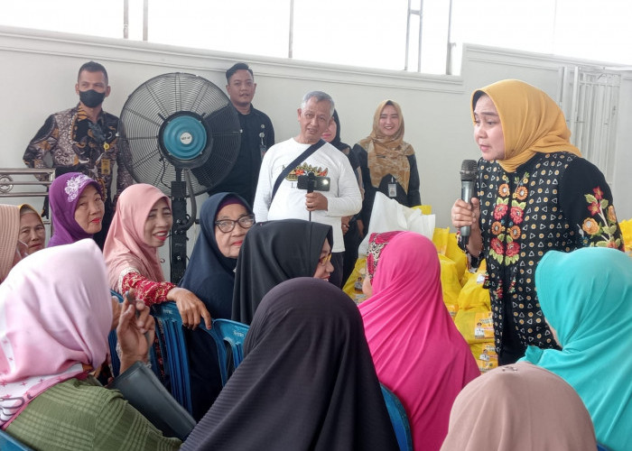 150 Bantuan Paket Sembako Dibagikan Ketua Lembaga Koordinasi Kesejahteraan Sosial   Lampung