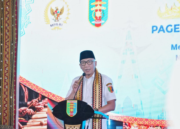 Gubernur Mirza Dorong Generasi Muda Lestarikan Budaya Lampung