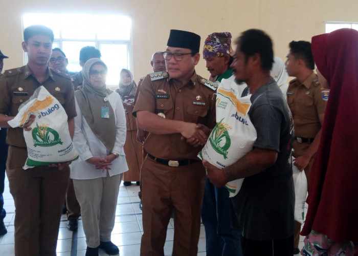 Pemkot Metro dan Perum Bulog Salurkan Bantuan Beras Untuk 8825 Keluarga PBP