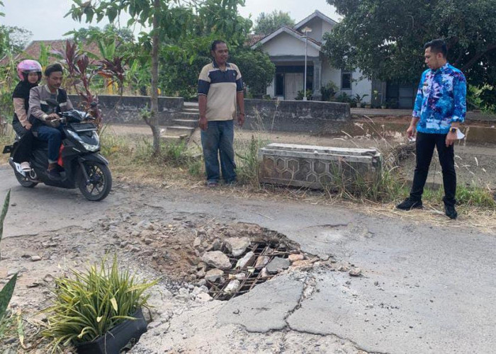 Warga Imopuro Kota Metro Keluhkan Jalan Amblas di Pinggir Irigasi