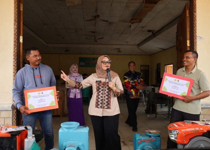   Bupati Lampung Timur Serahkan 40 Alsintan, Dorong Produktivitas dan Kesejahteraan Petani