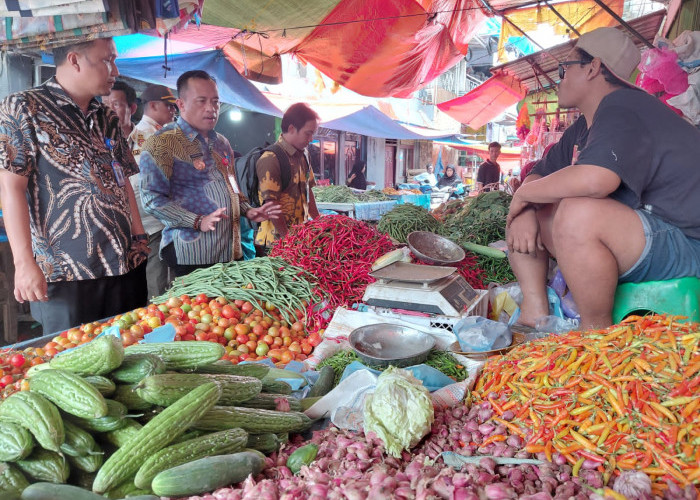 Pemkab Lampura Ambil Alih Pasar Bukit Kemuning, Sosialisasikan Tarif Retribusi Sesuai Perda
