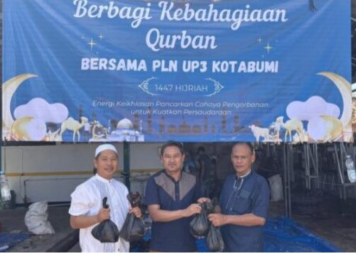 PLN UP3 Kotabumi Salurkan Daging Kurban untuk 110 Penerima Manfaat di Lampung Utara