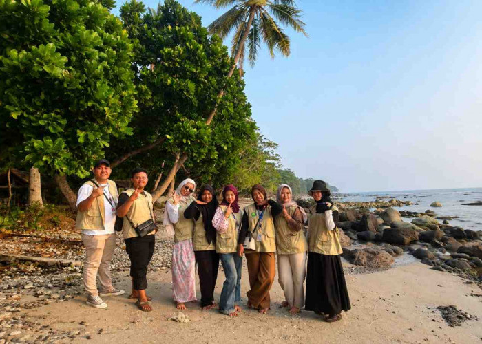 Pantai Tanjung Gading Menanti Sentuhan, Mahasiswa KKN UML Dorong Promosi Digital